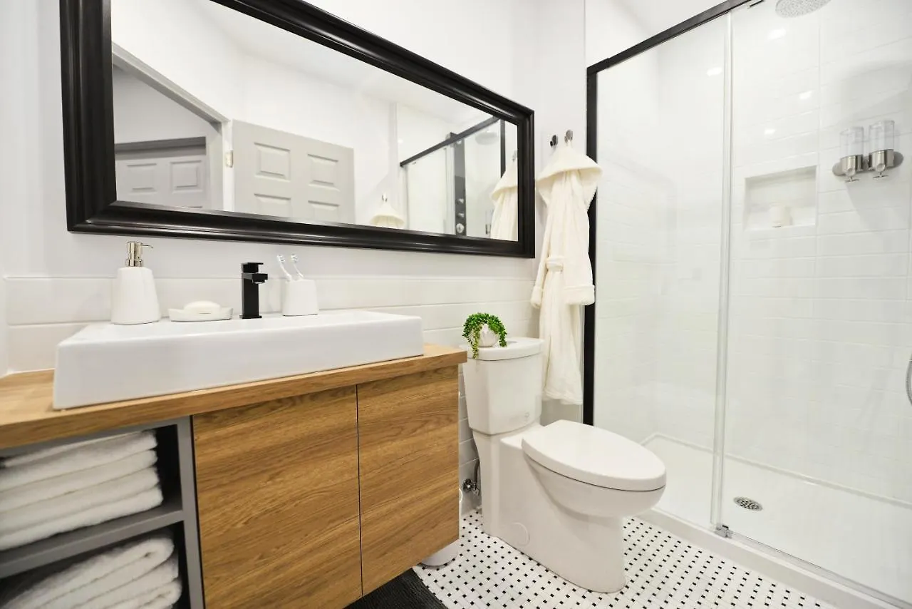 Stanley Court Apartments By Simplissimmo Canada