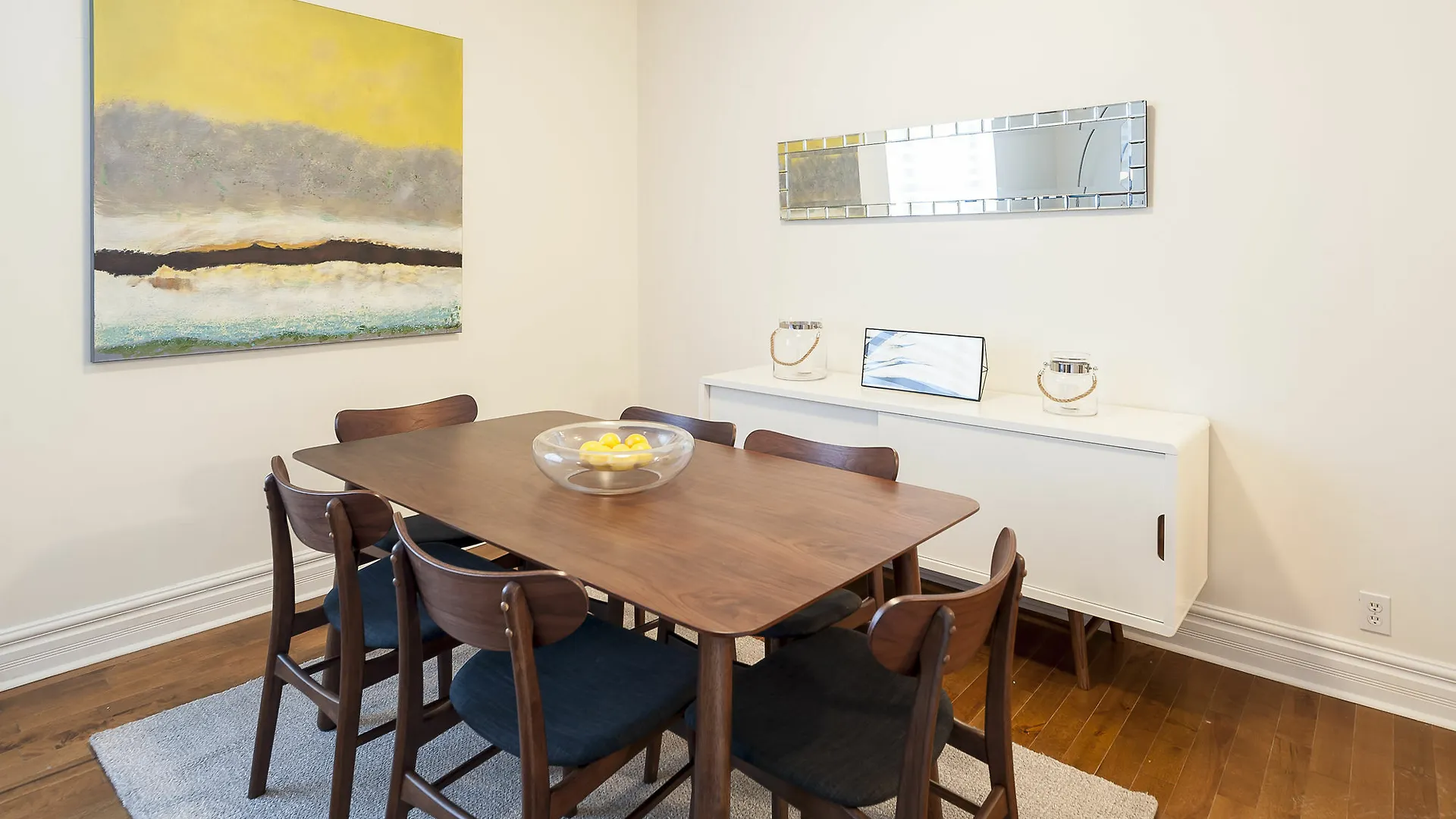 Stanley Court Apartments By Simplissimmo